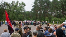 В Житомирі радикали ображали віруючих Хресного ходу (ВІДЕО)