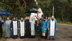 Митрополит Сергій (Генсицький) зустрів Хресний хід з Кам'янця-Подільського (Фото, відео)