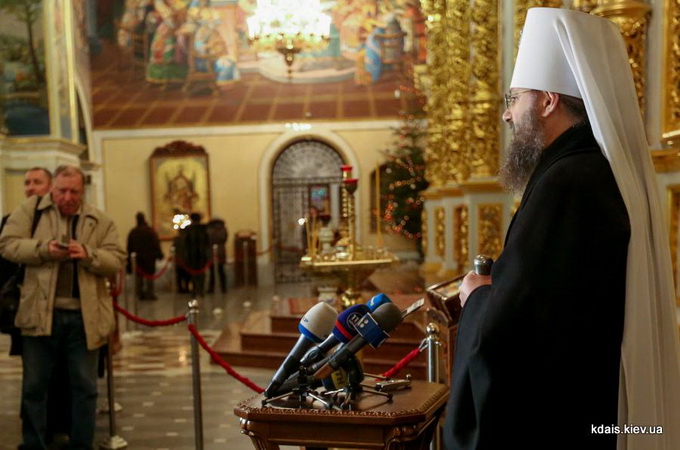 Різдвяний брифінг митрополита Антонія (Паканича): Велике повечір'я з'єднується з Літургією, а Схід України – із Заходом