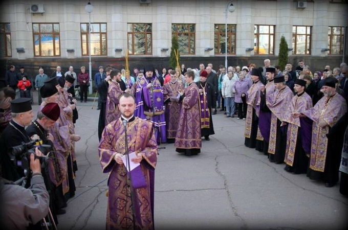 «Молебень проти агресора» не викликав ентузіазму у більшості регіонів України