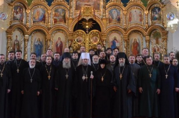 Верующие Сарненской епархии возмущены попытками чиновников запретить регистрацию уставов УПЦ