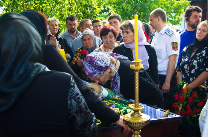 В Сумах проводили в последний путь священника, погибшего в ДТП