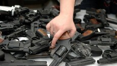 Священник КП выступил за легализацию оружия, наркотиков и проституции
