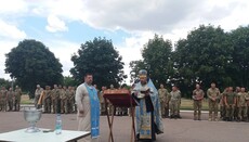 Священники передали гуманитарную помощь морской пехоте ВСУ