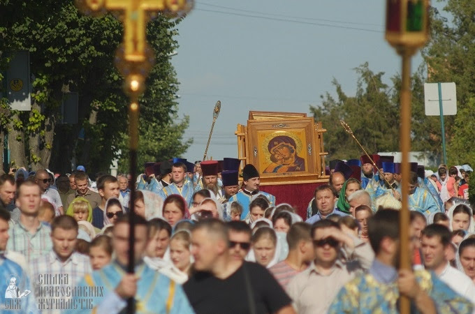 10 000 вірян зустрічали у Кам'янці-Подільському ікону Богородиці «Десятинна» (ФОТО, ВІДЕО)