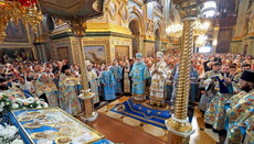 Тысячи верующих собрались в Почаевской лавре на праздник Успения (ФОТО)