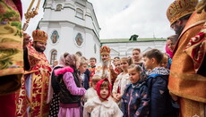 Флоровский монастырь Киева крестным ходом отметил престольный праздник