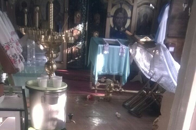 Вандали розбили та обікрали ікони в київському храмі УПЦ