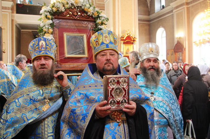 У Сумах влада заборонила УПЦ провести Покровський хресний хід