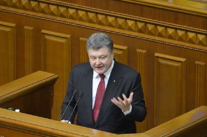 Розкольники або уніати: експерти – про те, яку автокефалію хоче Порошенко