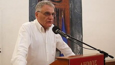 Грецький чиновник заявив, що молитва – прояв реакційної свідомості