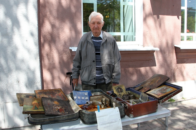 Українців обкладуть податками за продаж ікон