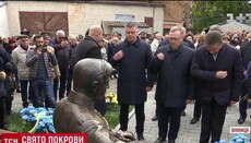 Vinnitsa officials cross themselves to "holy" Petlyura (VIDEO)