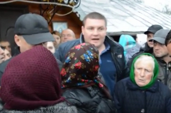 З'явилось відео безчинств прихильників УПЦ КП у Старому Гвіздці
