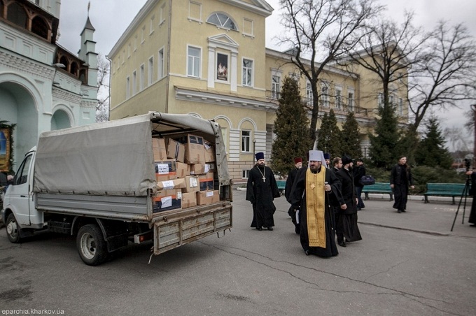 Харьковская епархия УПЦ передала помощь военному госпиталю на 500 000 грн