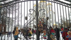 «Папа, нас сожгут в храме?»: радикалы угрожают священникам УПЦ в Запорожье