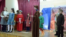 Воспитанники воскресной школы в Одессе устроили концерт для заключенных