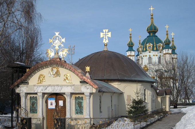 Братія Десятинного монастиря закликає віруючих захистити обитель від захоплення