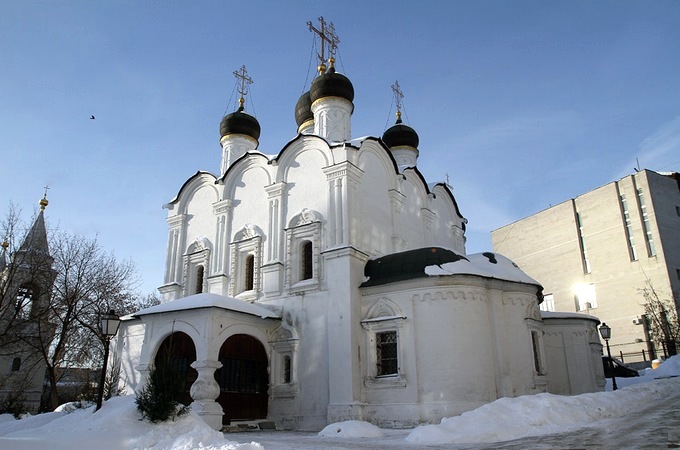 Церковь князя Владимира в московских Старых садах передали РПЦ