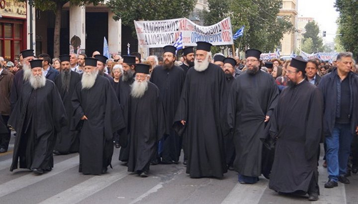 В Греции протестуют против «экуменических» учебников по религиоведению