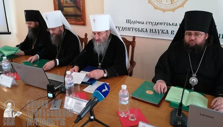 Студенты духовных школ трех стран провели конференцию в киевской Лавре