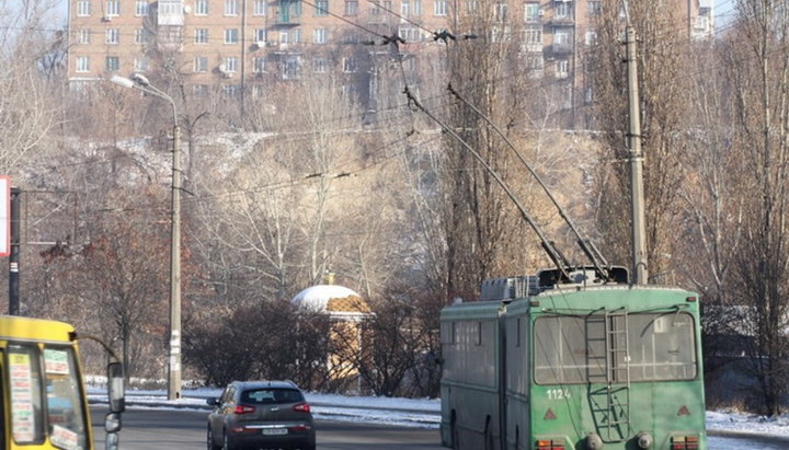 По просьбе верующих у Кафедрального собора УПЦ будет остановка транспорта