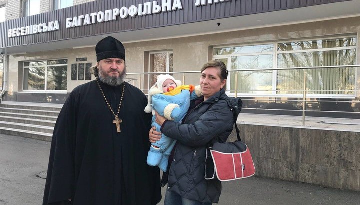 Духовенство и верные Запорожской епархии УПЦ сдали кровь для болеющих детей