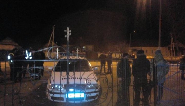 Полиция собирается опечатать захваченный храм в Птичьей