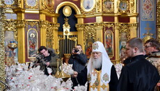 Filaret consecrates "PR paskas" with symbols of "Batkivschyna" for military
