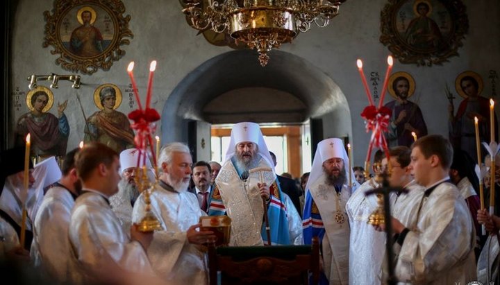 Предстоятель УПЦ очолив чин відспівування ігумені Флорівської обителі