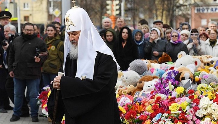 Патріарх Кирил закликав пам'ятати про постраждалих від пожежі в Кемерові