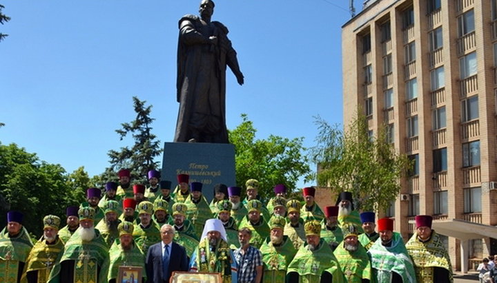 В Кривом Роге освятили памятник святому праведному Петру Калнышевскому
