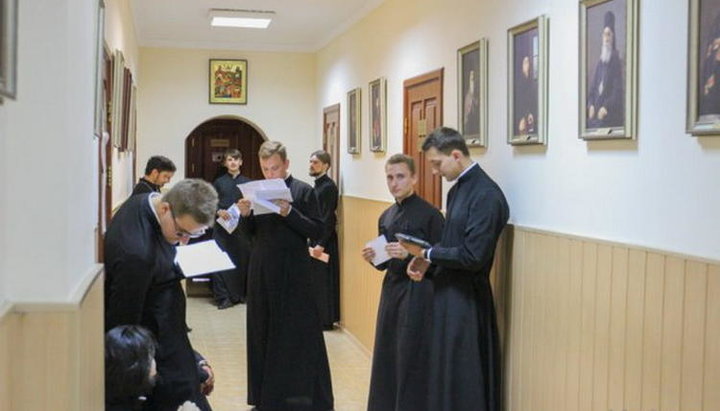 В духовных школах УПЦ объявили даты проведения вступительных экзаменов