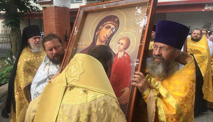 В Эстонии прошли торжества в честь 460-летия обретения Нарвских святынь