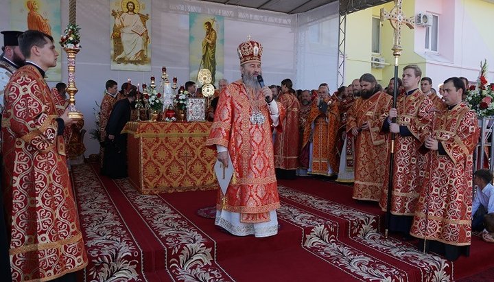 Предстоятель УПЦ: И «черная», и «белая» зависть одинаково греховна