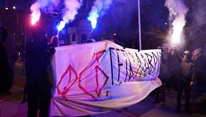В Администрации Президента делают ставку вовсе не на поместную Церковь, а на разжигание конфликта, – считает Кирилл Молчанов