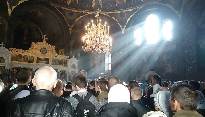 Томос нам не нужен, нам нужна вера: опрос верующих в Киево-Печерской лавре