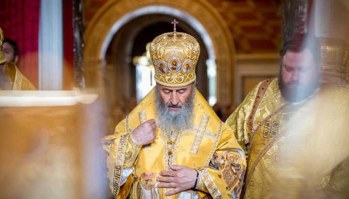 Предстоятель УПЦ: Человек, благодарящий Бога, свободен от оков лести