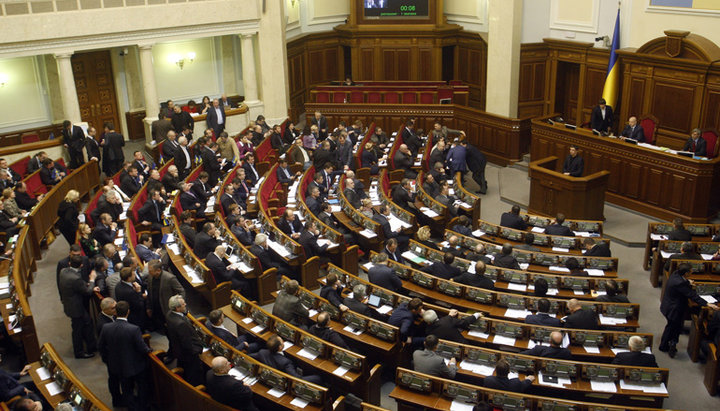 В Верховной Раде рассмотрят законопроект переименования УПЦ