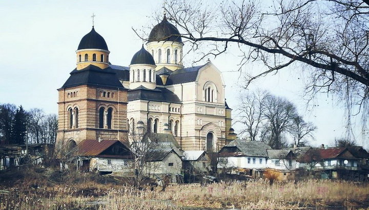 100 парафіян захопленого собору в Берестечку молилися просто неба