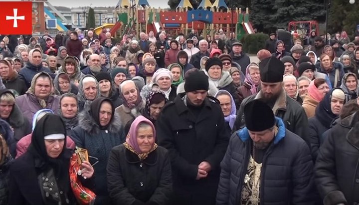 Tomashpol believers to officials: Our people being destroyed from inside