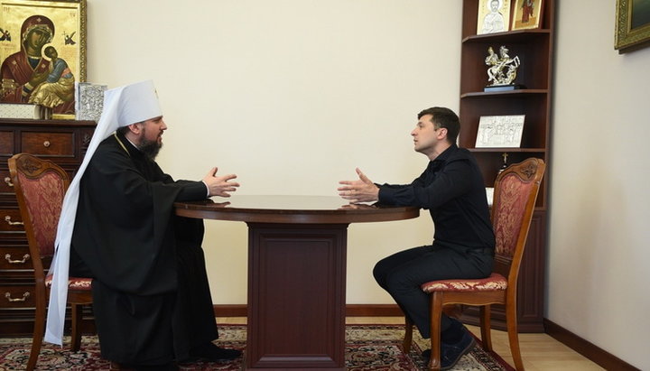 На фото встречи Епифания с Зеленским заретушировали портреты Тараса Шевченко и Ивана Мазепы