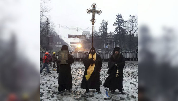 В Сети напомнили о подвиге монахов Десятинного монастыря в 2014 году