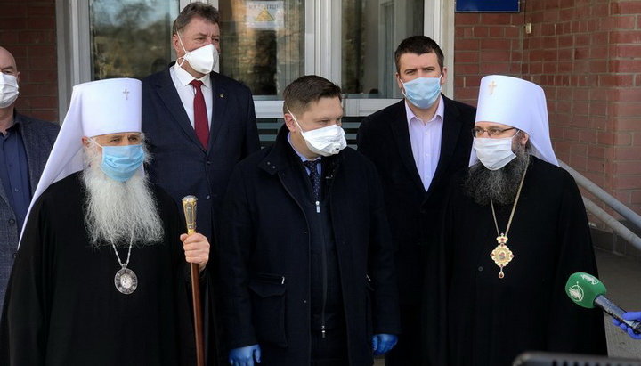 УПЦ передала медикам Чернігівської області 2900 тестів на коронавірус