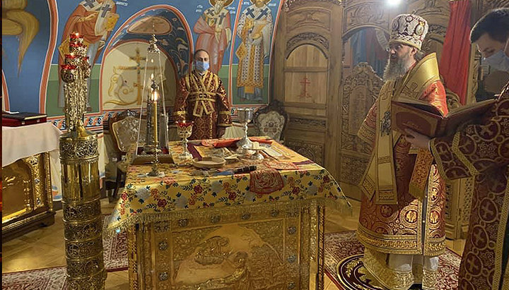 Митрополит Антоній звершив Пасхальну службу в київській Лаврі