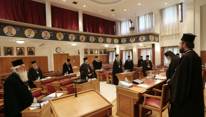 Синод ЕПЦ пробачив всіх незгодних із закриттям храмів