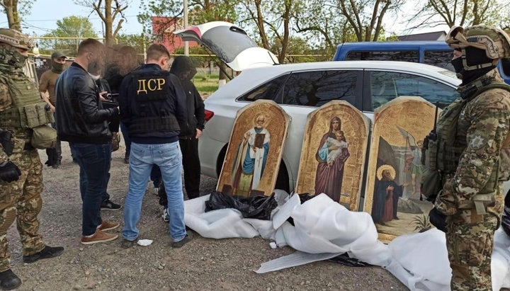 В Україні викрили банду, яка вкрала 1860 ікон по всій країні