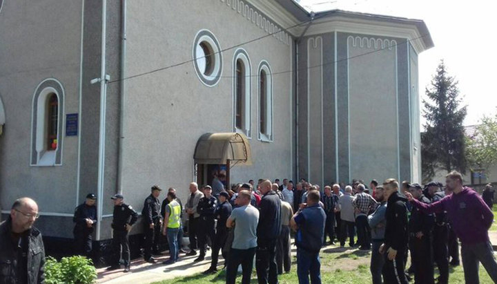 No investigation a year after church seizure in Tovtry – Chernivtsi Eparchy