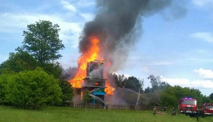 В Чернігівській єпархії УПЦ повністю згорів дореволюційний храм