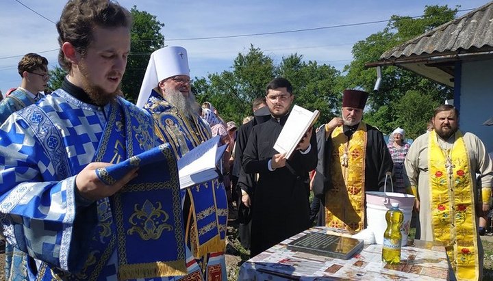Община УПЦ в селе Боянчук начинает строить новый храм вместо захваченного